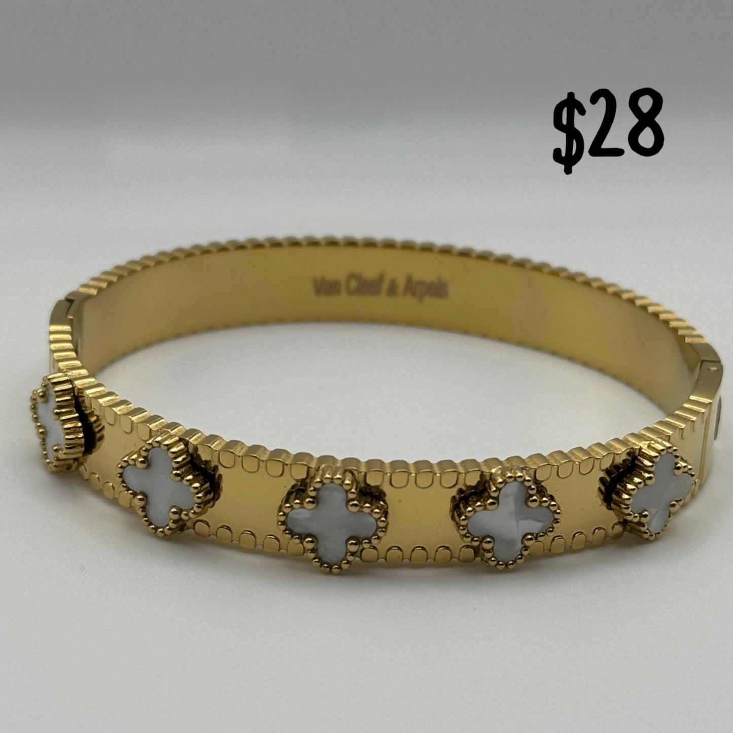 Bracelet 102