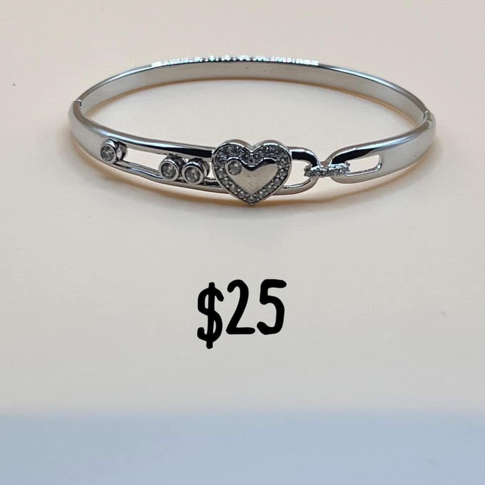 Bracelet 108