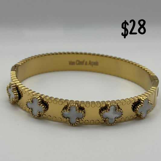 Bracelet 102