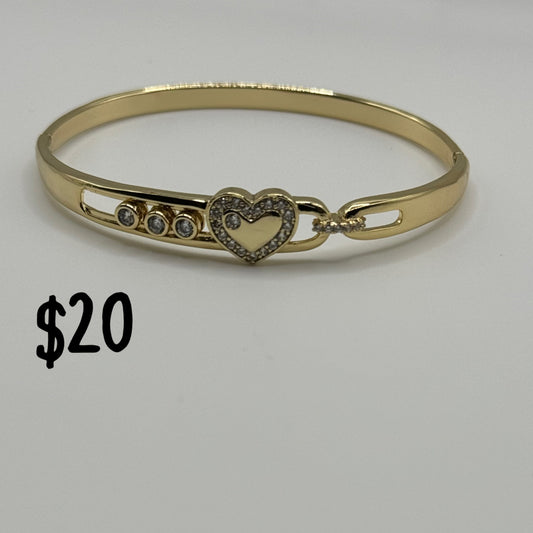 Bracelet 140