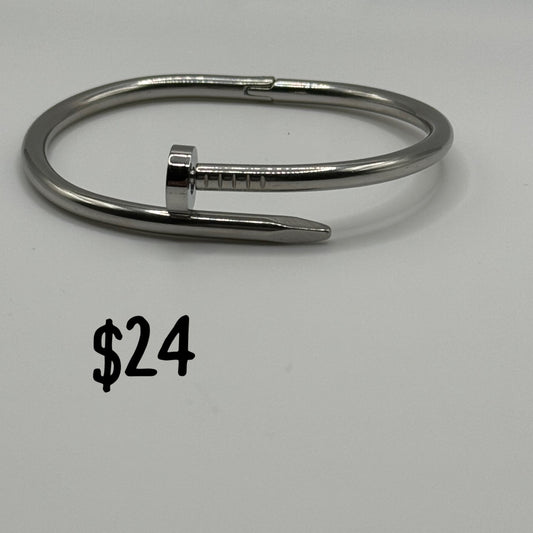 Bracelet 152
